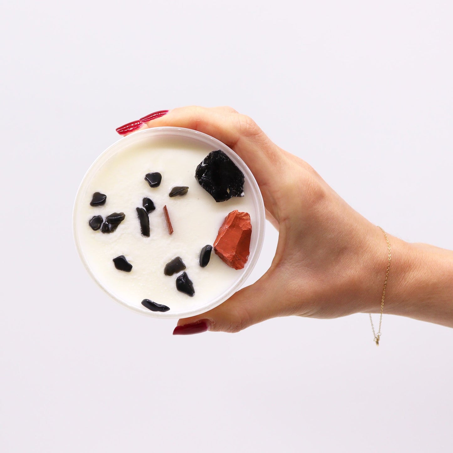 Chakra-Kerze mit Edelsteinen – Wurzelchakra, Jaspis & Achat